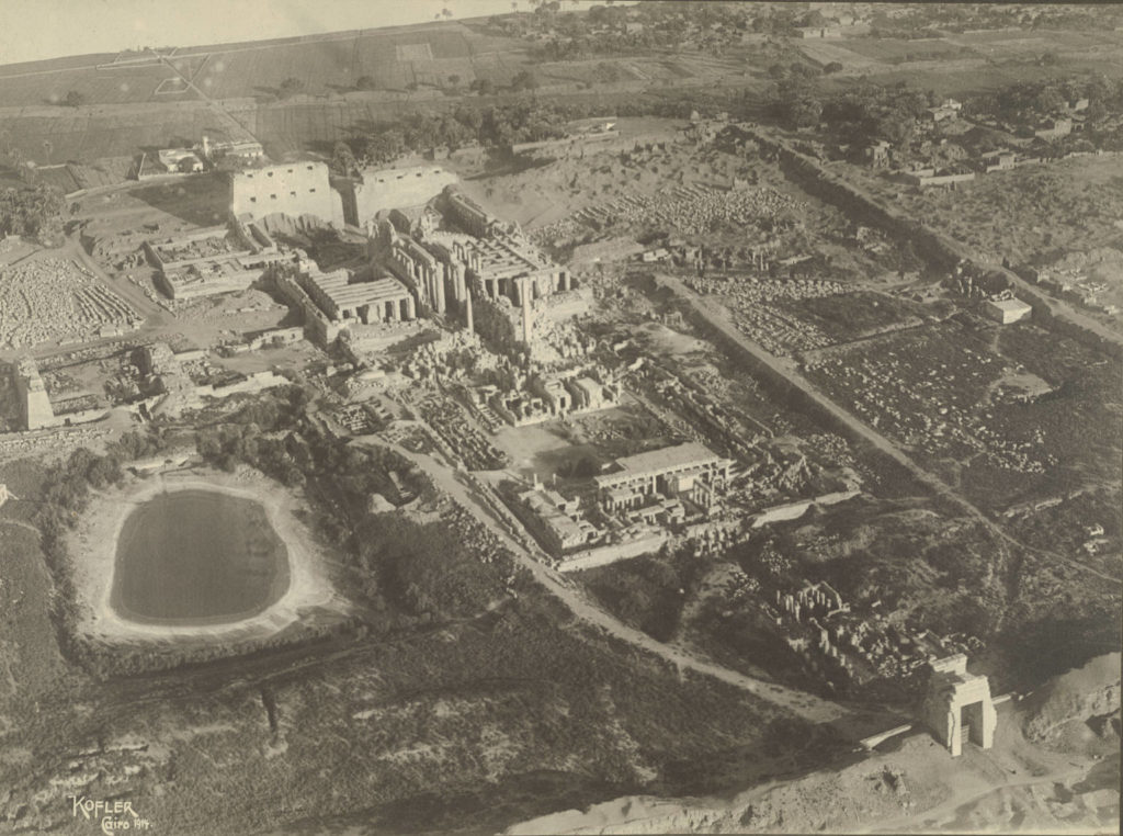 Fotografia aerea del complesso di Karnak nel 1914 - Cornell University Library 
