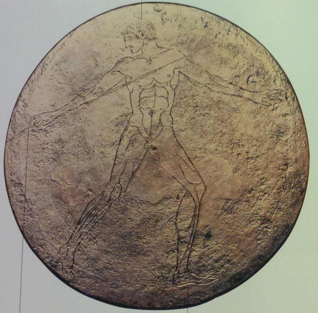 Disco in bronzo, Lanciatore di giavellotto, da Egina, 470 a.C. circa, Berlino, Antikensammlung