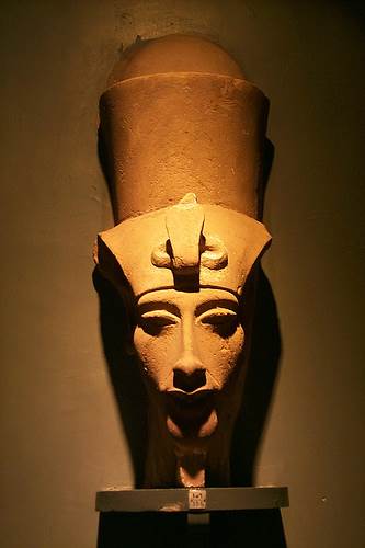 La "testa" di Akhenaton nell'attuale esposizione - Foto Daniele Mancini